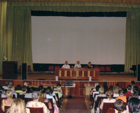 Conferenza nella Sala Semionovski di Mosca